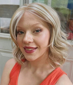 Creamy Blonde Balayage Wavy Synthetic Lace Wig - Wigtrends