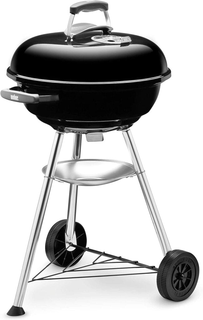 Barbecue a carbonella compatto Kettle, cottura Ø 47 cm, barbecue in porcellana smaltata con coperchio e caldaia con tre gambe e ruote, supporto di cottura cromato - Nero (1221004) - Wigtrends