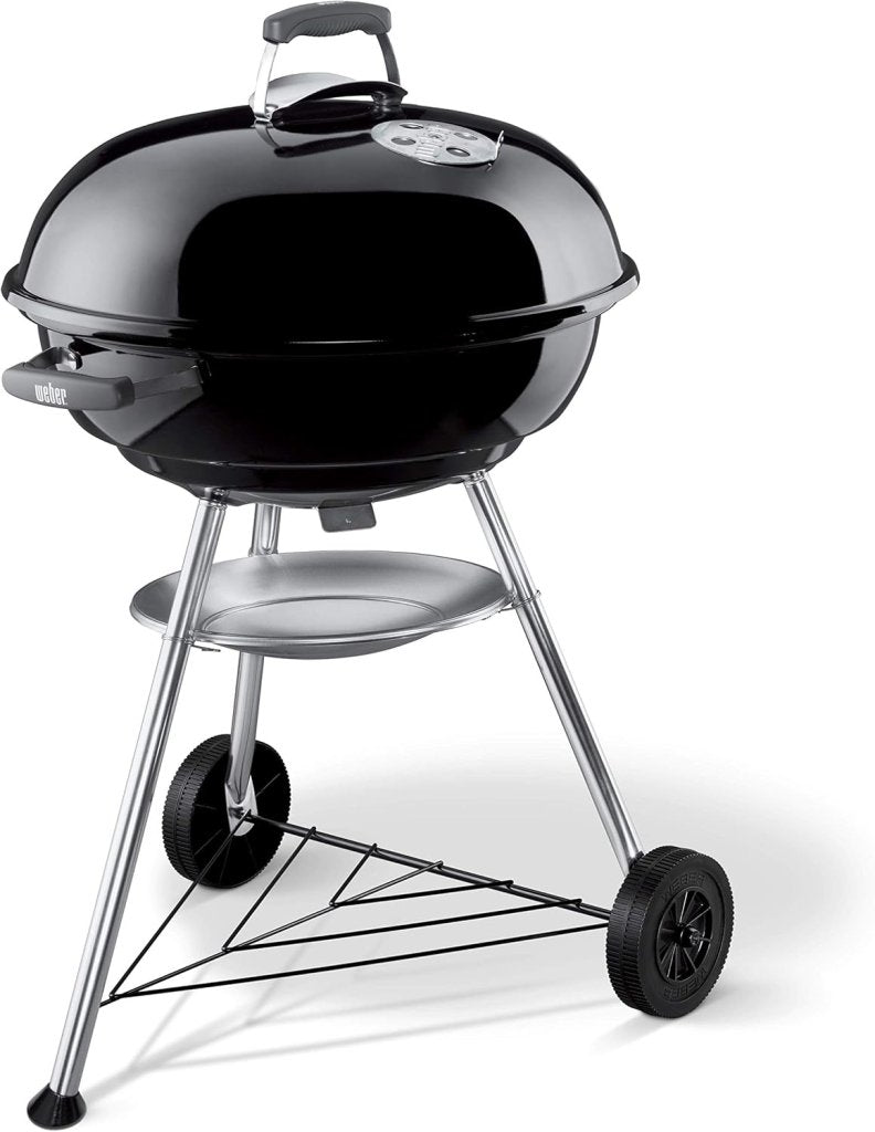 Barbecue a carbonella compatto Kettle, cottura Ø 47 cm, barbecue in porcellana smaltata con coperchio e caldaia con tre gambe e ruote, supporto di cottura cromato - Nero (1221004) - Wigtrends