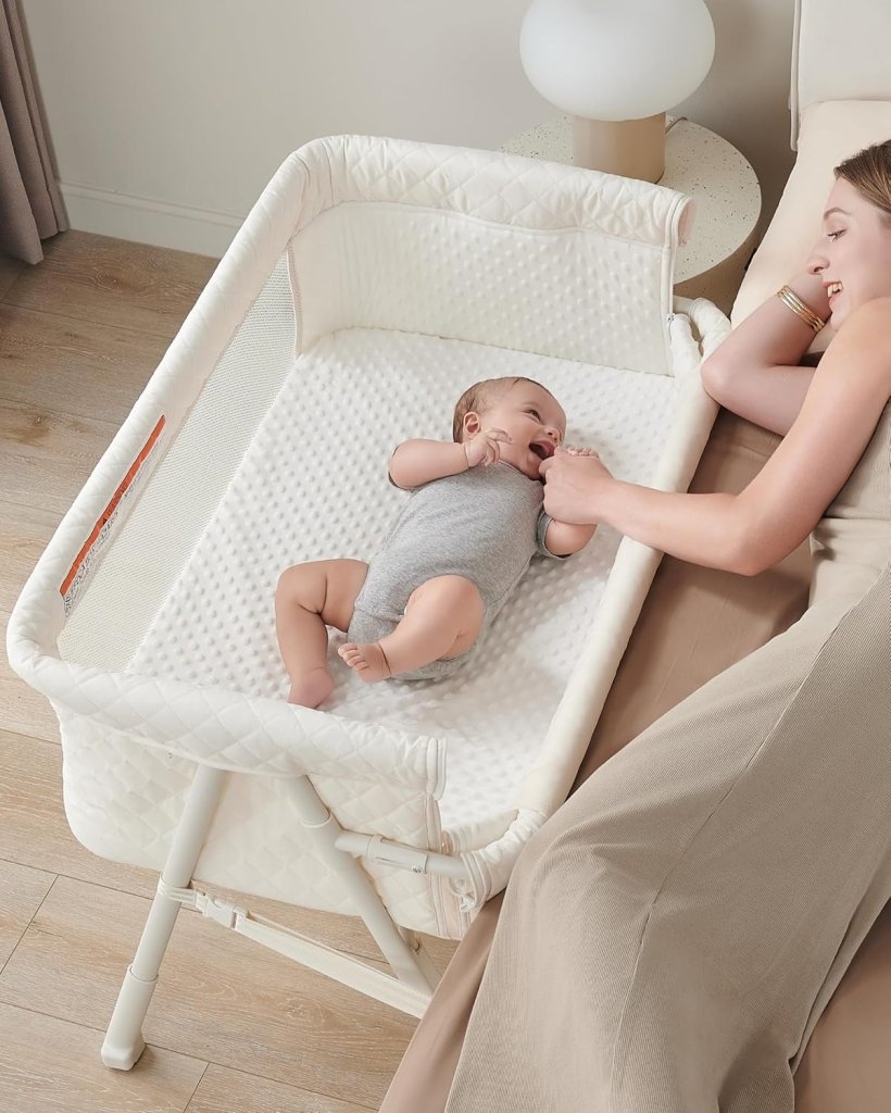 Bassinet Bedside Sleeper, Baby Crib for Newborn, Baby Bassinets Bedside Sleeper with 4 Auto - Lock & Adjustable Height, Breathable Mesh & Mattress - Wigtrends
